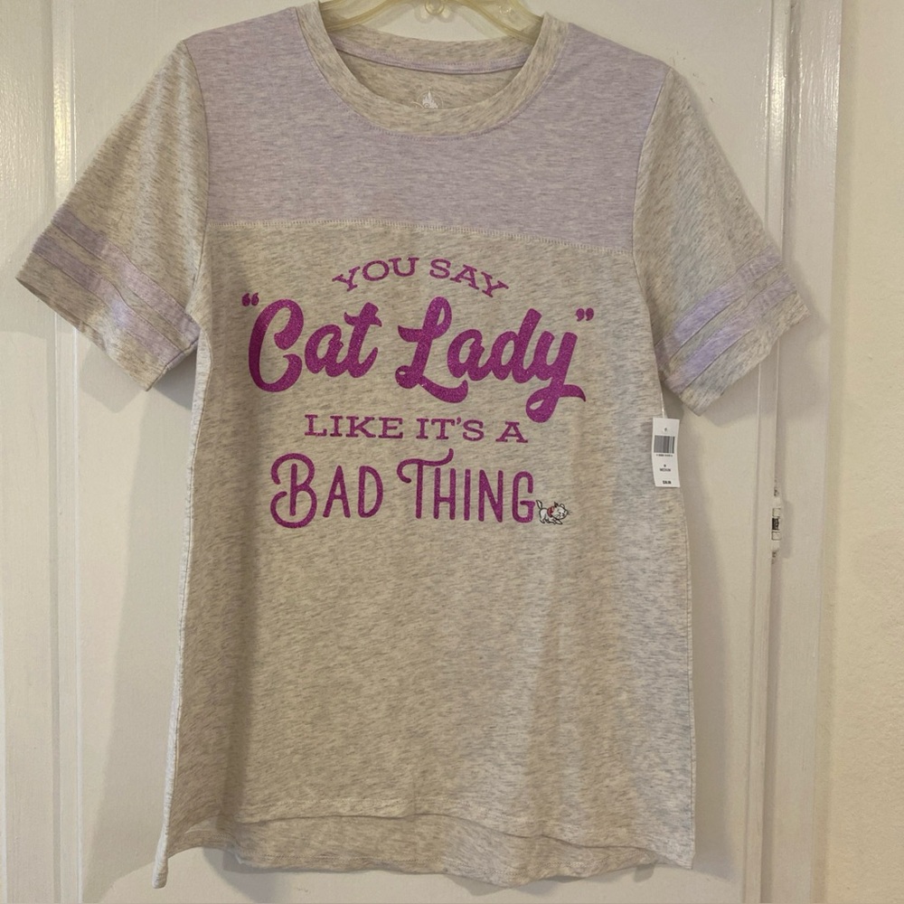Disney Women's T-Shirt size M, perfect for fan of the Aristocats character.